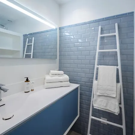 Tour Eiffel Loft Apartment